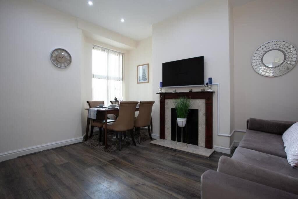 6 Bedroom House 10Min Drive From City Centre Manchester Exterior foto