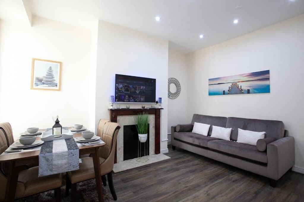 6 Bedroom House 10Min Drive From City Centre Manchester Exterior foto